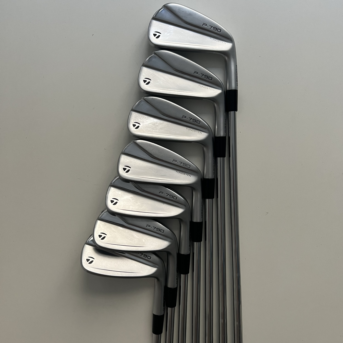 Fers De Golf Taylormade P790 2021 - 5 à PW - Flex Régulier Graphite MMT Noir - Reconditionnés